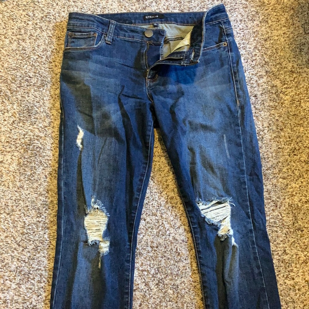 blue skinny jeans with pockets